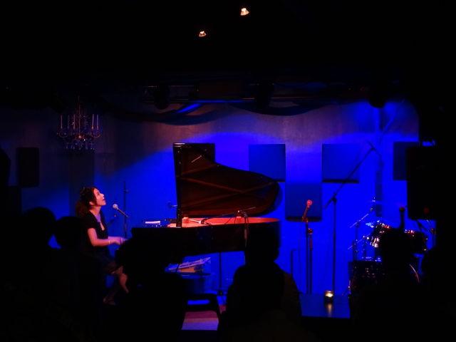 5191352_1764419818_106large