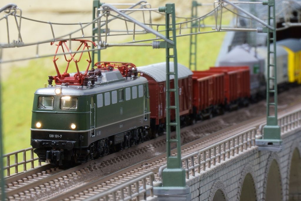 鉄道模型 Hobbytrain  DB BR 184 鉄道模型 Hobbytrain DB BR 184 Amazon.co.jp: Hobbytrain