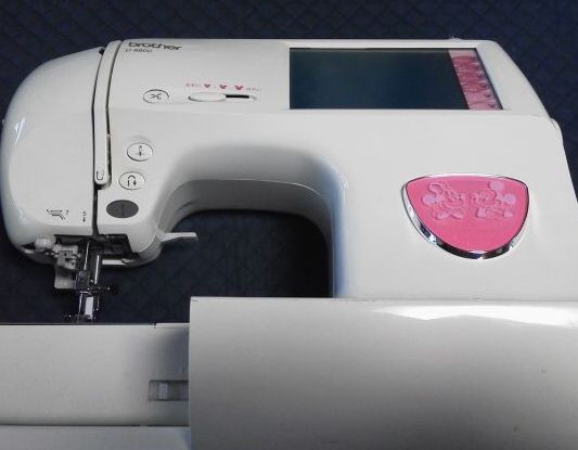 ブラザー　DISNEY刺しゅうミシンD-8800＊ミシン　本体 夏が大好きさま専用 ブラザーミシンディズニー刺繍 D-8800