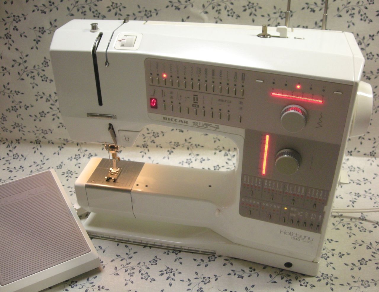 ミシン修理｜ベルニナ（BERNINA) リッカー ホリデーヌ1240 : ミシン 