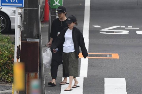 【元AKB48】「妊娠しました」とか「出産しました」って報告する奴って馬鹿なの?アイドルだった自覚はないの?