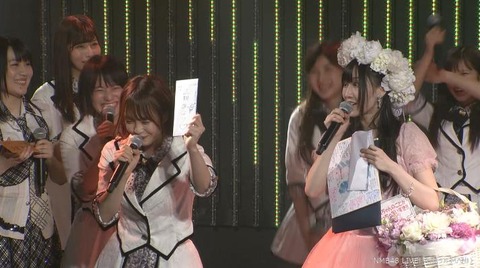 【朗報】NMB48矢倉楓子、卒業公演でアイス商品券をしこたまGET！！！