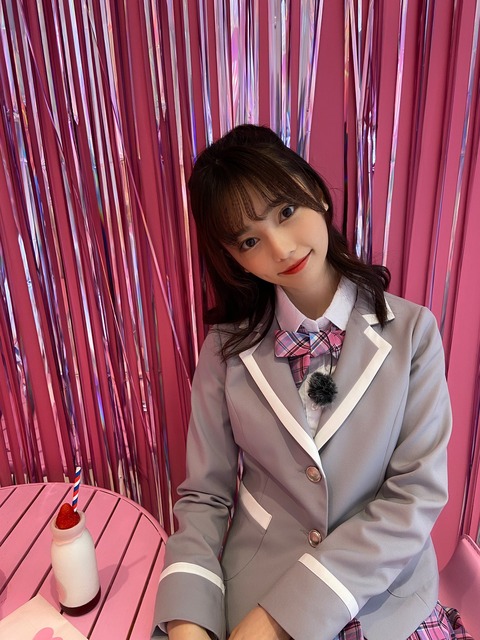 【画像】ぱるること島崎遥香さん(26歳)がJK制服姿公開で「可愛すぎる!」と話題騒然