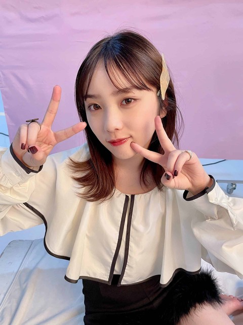【まいじつ】乃木坂46・与田祐希(21歳)さん、一般人に頭を下げない態度の悪さに炎上wwwwwwwwwwwwwwwww