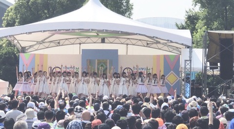 【悲報】ラジオ体操の前座ことNGT48さん、拳を突き上げても観客ガン無視ｗｗｗ