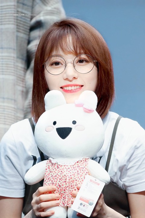 【画像】若い女子に流行してるこういう眼鏡どう思う？