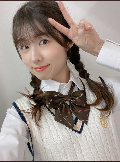 【朗報】AKB48岩立沙穂さん(27歳)、制服姿がマジで似合っている模様！！