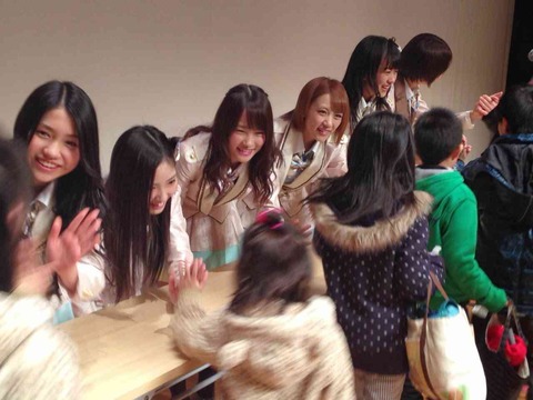 【悲報】劇場公演のハイタッチ復活は無し【AKB48G】