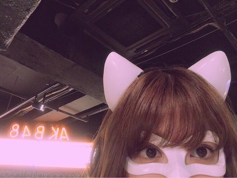 【朗報】にゃんにゃん仮面がAKB48劇場に出現ｗｗｗｗｗｗ