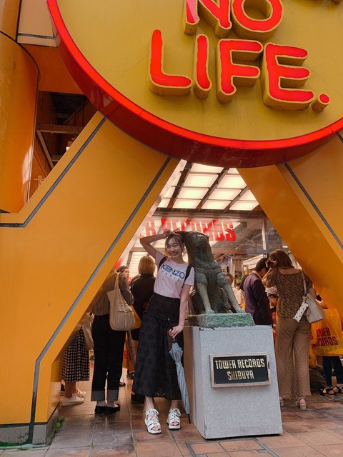 【画像】渋谷タワレコにSKE48のCDを買いに来たロリロリ美少女に店内騒然!!!