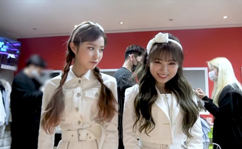 【IZ*ONE】矢吹奈子の谷間が映るハプニング！！！