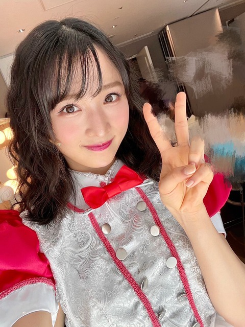 【大悲報】舞台告知ツイートでAKB48小栗有以が7.5万表示、≠ME鈴木瞳美が38万表示