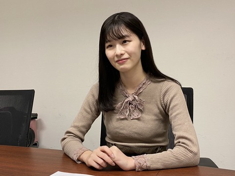 【画像あり】AKB48浅井七海ちゃんのニットπ