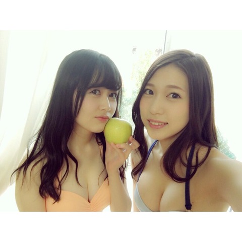 【AKB新聞】大川莉央と茂木忍の水着オフショットがキタ━━━(゚∀゚)━━━!!