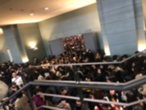 【IZ*ONE】大阪ATCホールのハイタッチ会に女子が殺到してカオスｗｗｗ