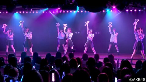 【AKB48】劇場公演に出演するメンバー数は「8人制のままが良い」or「16人制に戻してほしい」どっち？