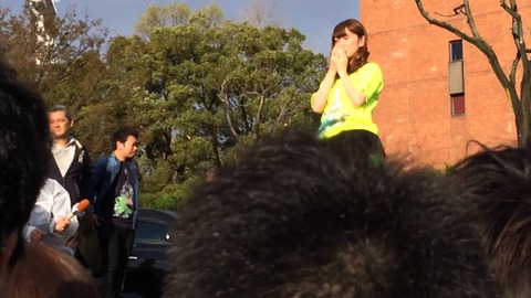 大島優子が明治公園でファンに挨拶【国立競技場コンサート】