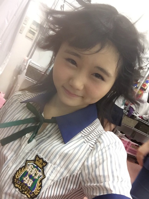 【悲報】HKT48劇場、楽屋のエアコンが壊れてTMレボリューション状態www【秋吉優花】