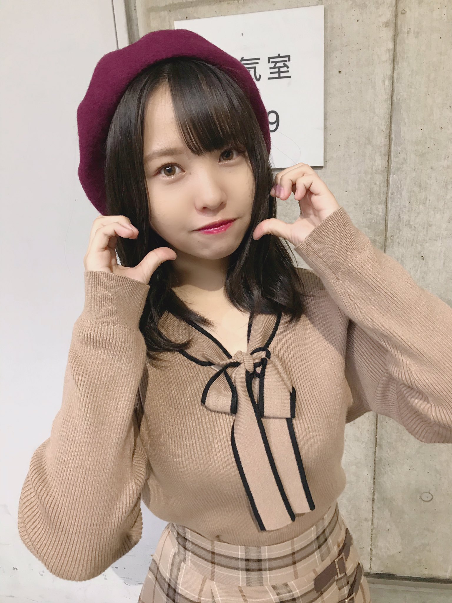 【動画】街中でギター弾き語りをするNMB48本郷柚巴ちゃんがカッコE!:地下帝国-AKB48まとめ
