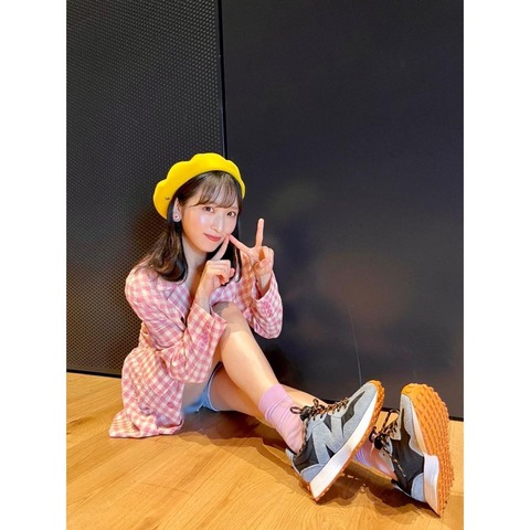 【AKB48】小栗有以ちゃんがインスタでパンチラににボカシ入れてる写真を載せてんだが【ゆいゆい】