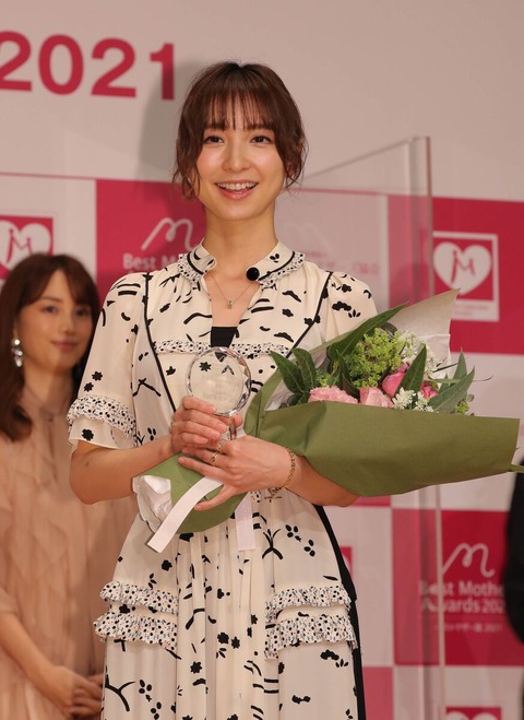 【元AKB48】篠田麻里子に前田敦子が助言「適当でいいんだよ」「大丈夫、育つから」