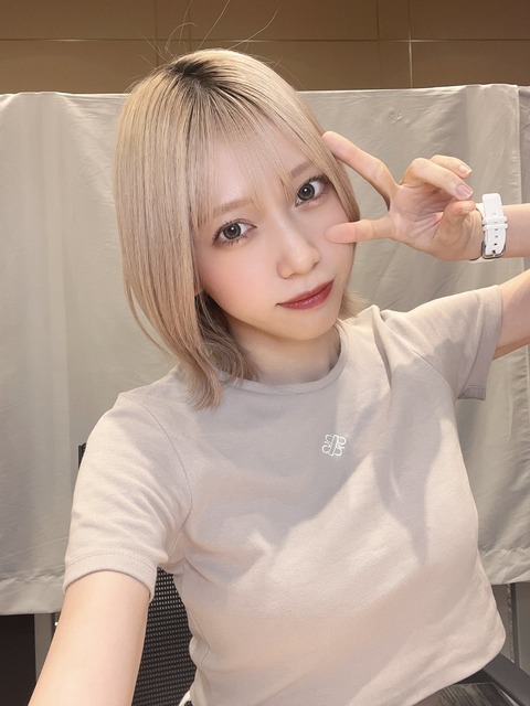 【AKB48】茂木忍が金髪にする理由は「8年黒髪茶髪だったけど見つけてもらえなかった」←反論できる?