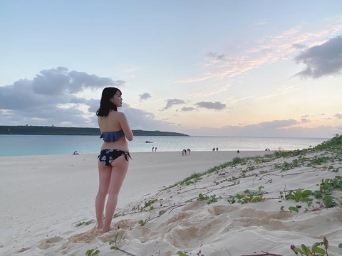 【画像あり】AKB48山根涼羽「メンバーから沢山褒めてもらえるケツをどうぞ笑」