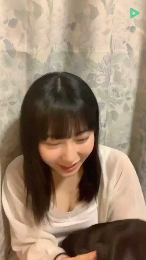 【HKT48】田中美久りんがLINE LIVEで谷間丸出しになるハプニング！【みくりん】