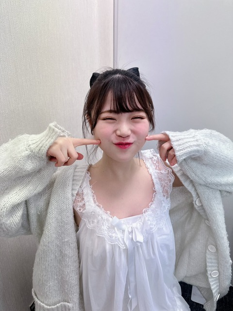 【画像】ゆいゆい、またエッチな服装でお話し会をしてしまう