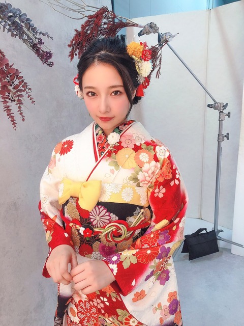 【朗報】NMB48村瀬紗英と山本望叶に振袖CMｷﾀ━━━(ﾟ∀ﾟ)━━━!!