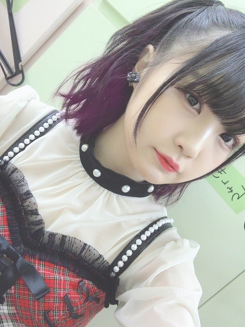 【AKB48】佐藤美波「紅白の前に16期がメッセージカード書いてて、何書いてるの？って聞いたら紅白のだよって…」