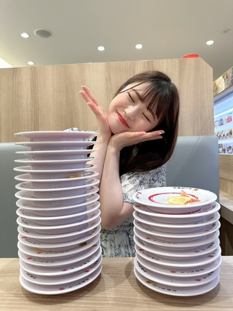 【衝撃】ゆいゆい、寿司屋で28皿完食wwwwwwwwww
