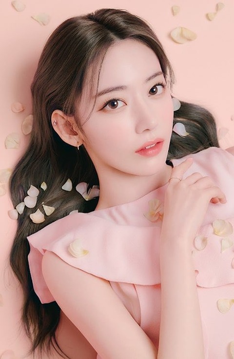 世界のLE SSERAFIM宮脇咲良さん、Tiktokで「とき宣」をカバー!300万再生超え大反響。なぜAKBをカバーしないのか