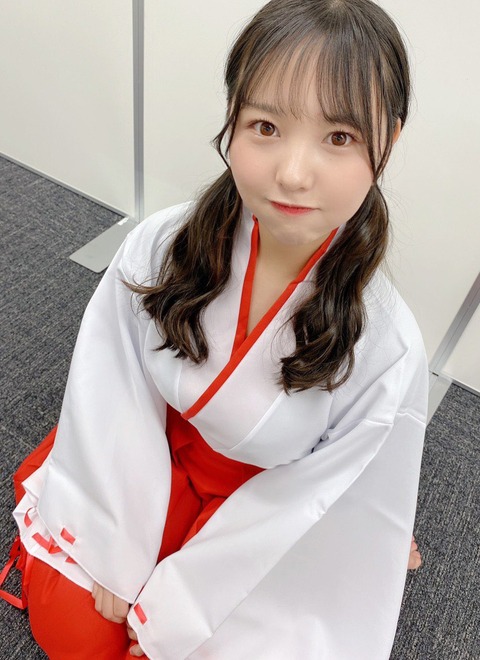 【NMB48】巨乳の巫女さんが発見されるｗｗｗ【本郷柚巴】