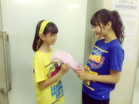 【AKB48G】ドラフト二期から先輩へのプレゼント攻撃が凄い【貢ぎ物】