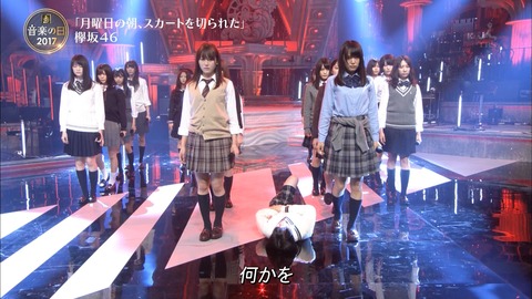 欅坂46って大人に反抗してるのか知らんけどなんでいつも変なダンス踊ってるの?