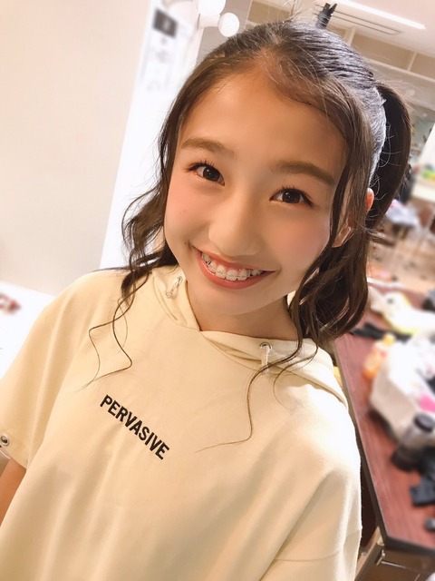 【NMB48】ほくろを探すけいとちゃんの動画が可愛すぎる!!!【塩月希依音】