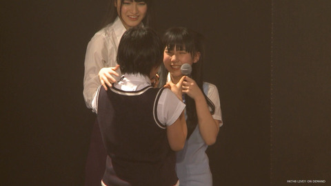 【悲報】HKT48梅本泉君、朝長美桜のグラビアで鼻血を出したことをバラされ号泣