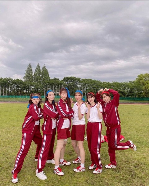 【AKB48】大盛真歩さん、先輩メンバーを差し置いて堂々とセンターでポージング