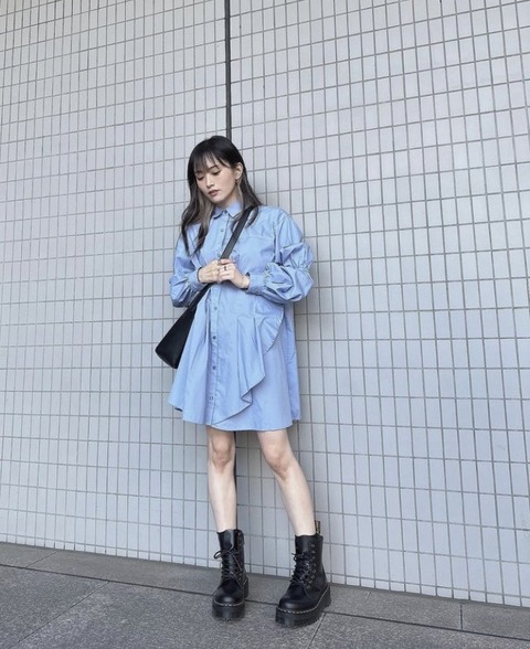 【元NMB48】山本彩(29)、ミニスカで白く輝く美脚あらわ!