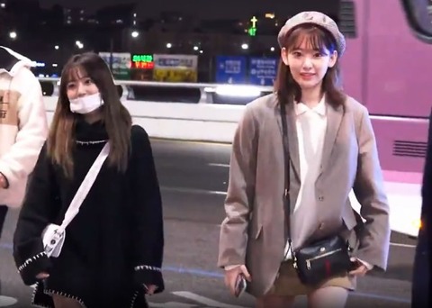 【IZ*ONE】活動再開間近の宮脇咲良、矢吹奈子が金浦空港にあらわれる