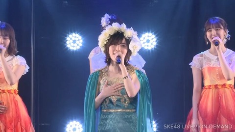 【悲報】SKE48松井珠理奈さん、自身の卒業公演なのに9曲目まで登場せず歌った曲もAKBと無関係な曲