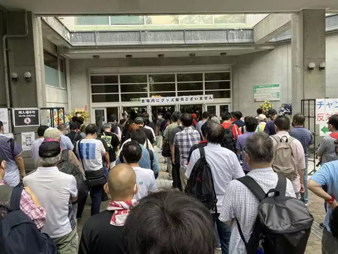 【画像】今のAKBライブの客層がヤバすぎる・・・