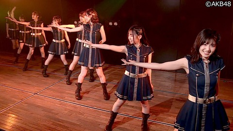 【 AKB48】Team4手つな公演で、生誕祭が4人飛ばされる事件が発生！(1)