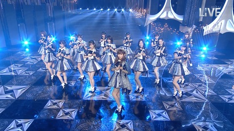 なぜ日本では歌って踊れないアイドルがもてはやされるのか!?