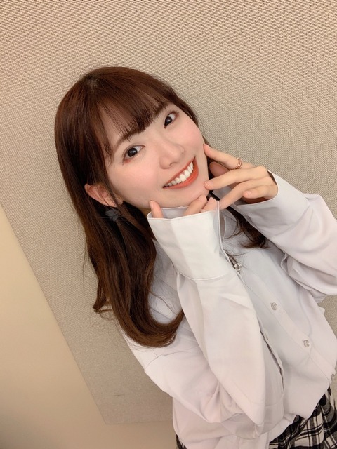 【AKB48】28歳メンバーさん渾身の超ミニスカお話し会
