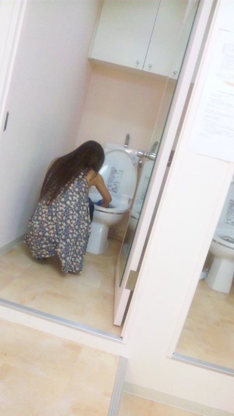 劇場の楽屋のトイレって足りてるのかな?