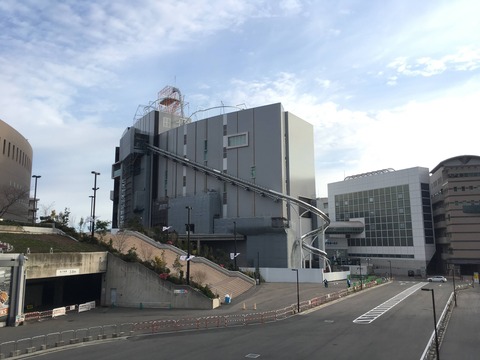 【画像あり】HKT48新劇場ビルの“滑り台”が凄いwwwwww