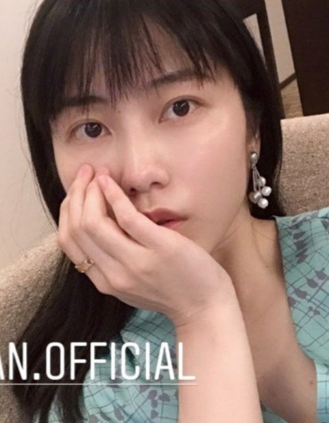 【AKB48】ゆいはん、お●ぱいが見えそうな写真を載せてしまう【横山由依】