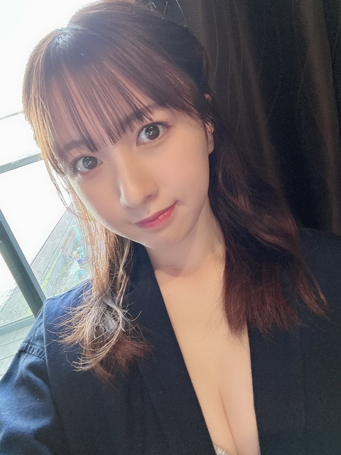 【AKB48】チーム8濱咲友菜さん、初水着グラビアか？